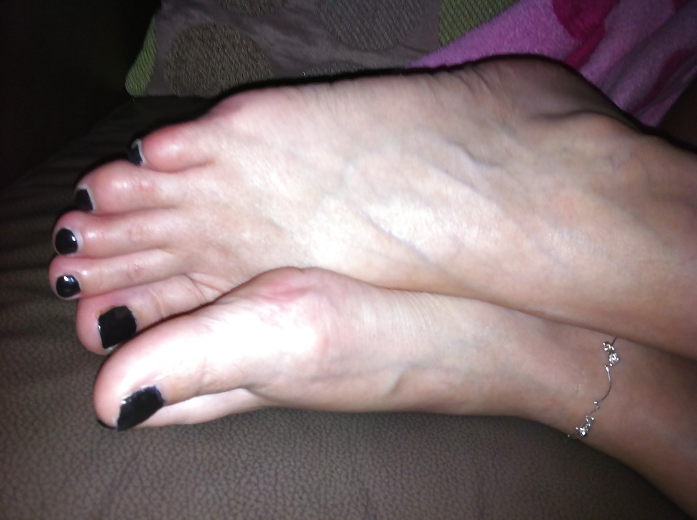 more pics of my girlfriends cute feet, i luv cumin over pict gal