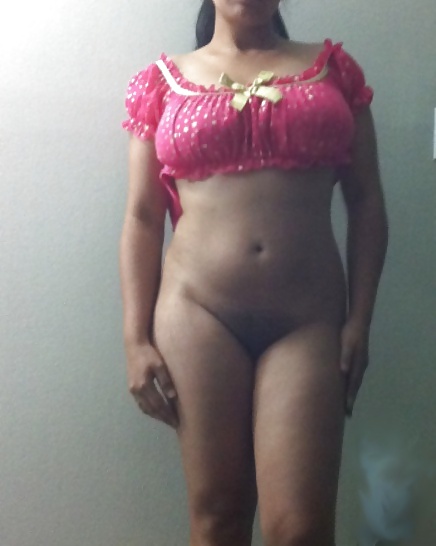 Indian chick striptease in pink pict gal
