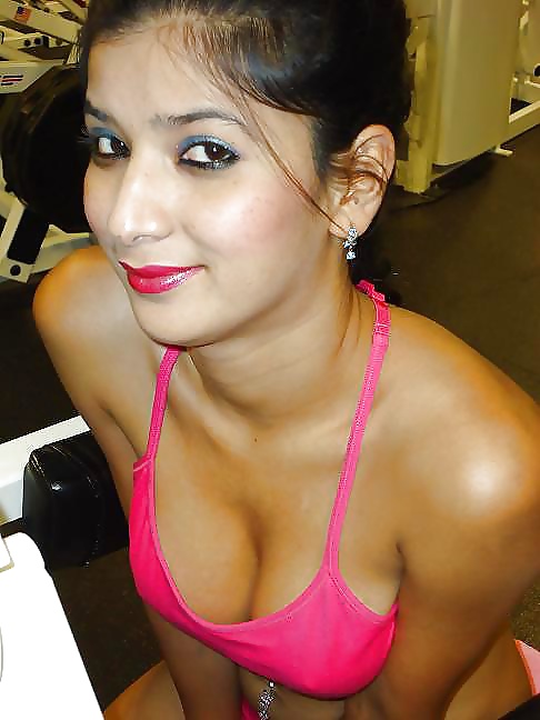 One Hot desi Chick pict gal