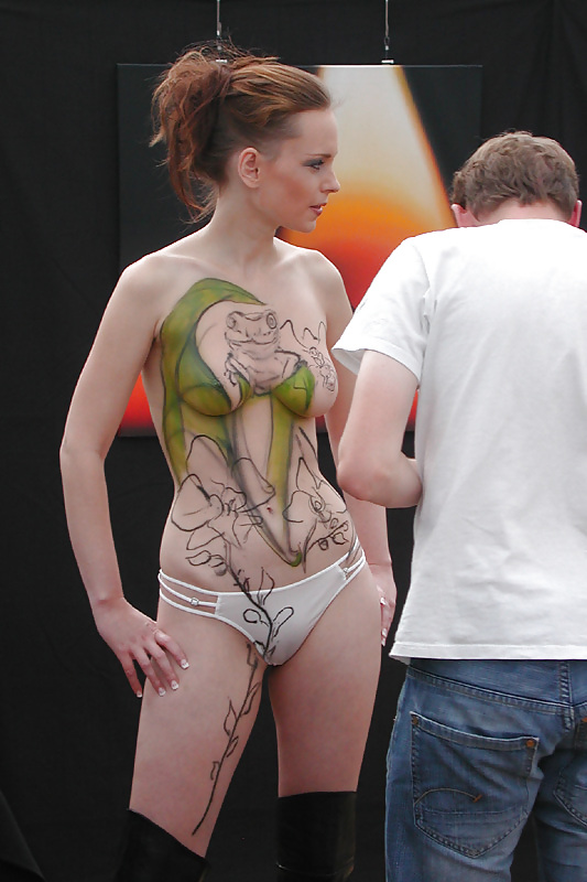 body panting on german girl - a frog scene - 2010 pict gal