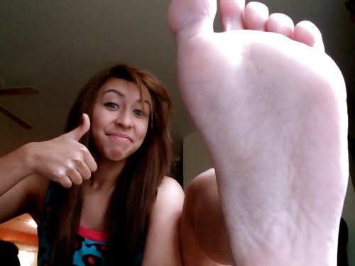 Sexy Teen's Feet 2 pict gal