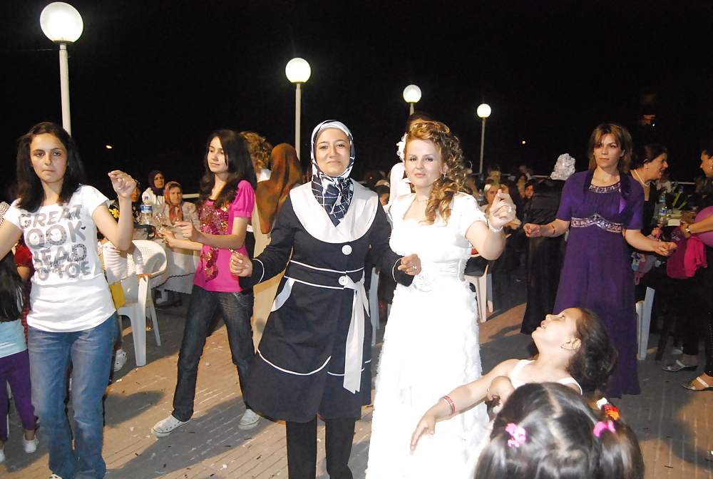 Married Turkish Female II... pict gal