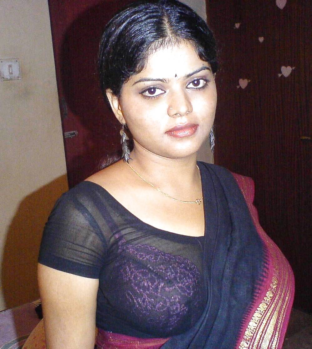 Cute Indian Housewife pict gal