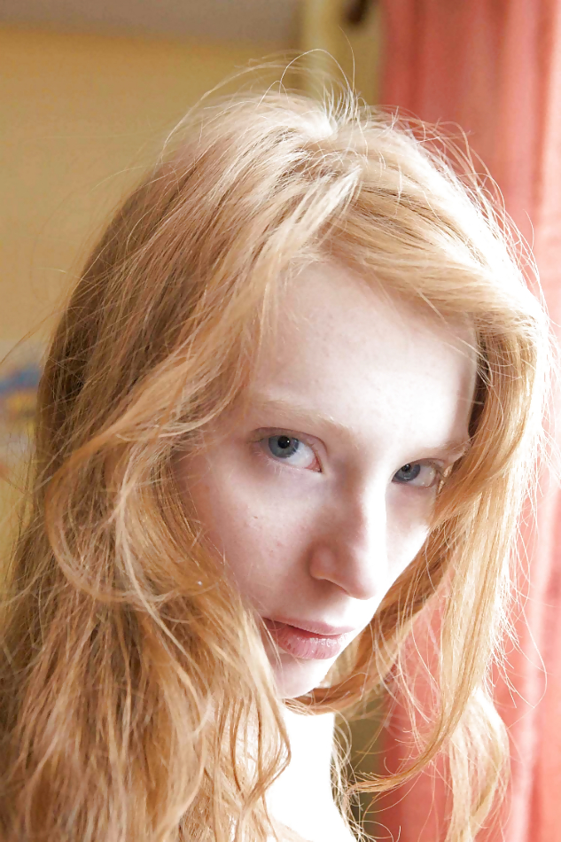 Beautiful redhead teenage girl pict gal