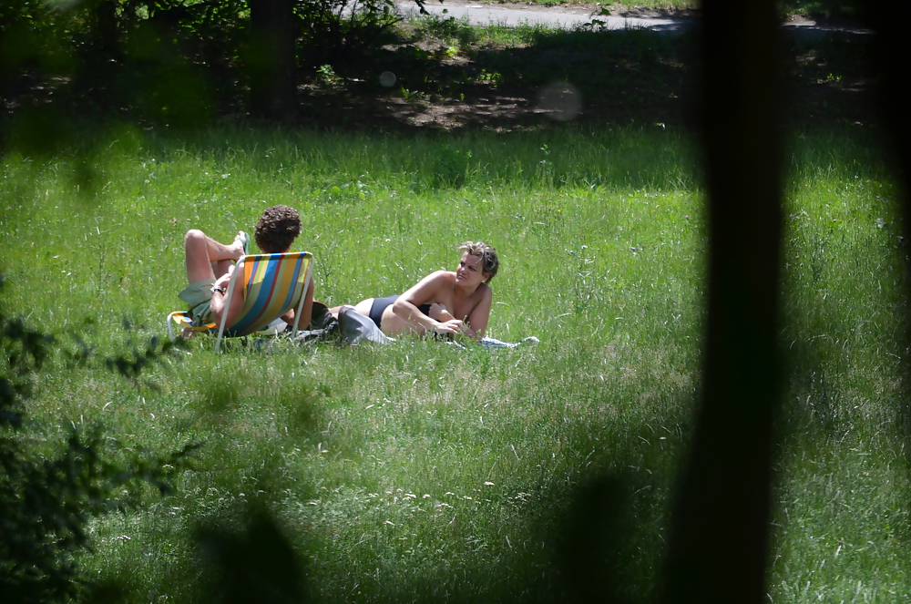 girl sunbathing in the park I pict gal