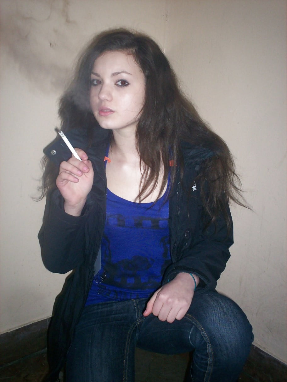 400 Beautiful Smoking Hotties Angels pict gal