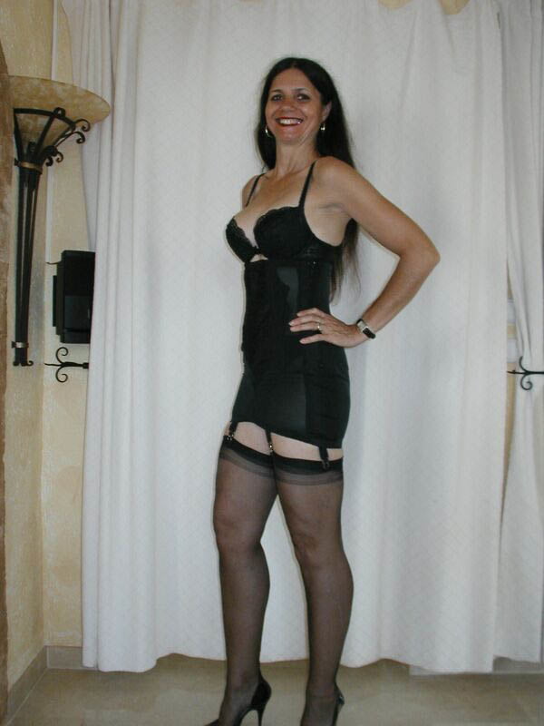 Obejrzyj Nikki 5 - Black nylon stockings part 2 - 14 zdjęć na xHamster.com!...
