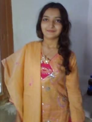 Baloch Girl Scandal by Desi Cock pict gal