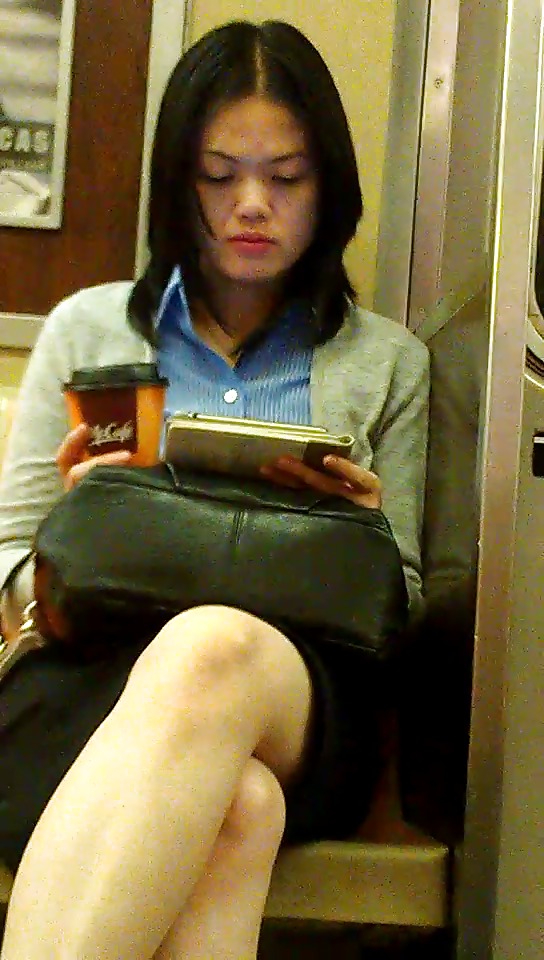 New York Subway Girls pict gal