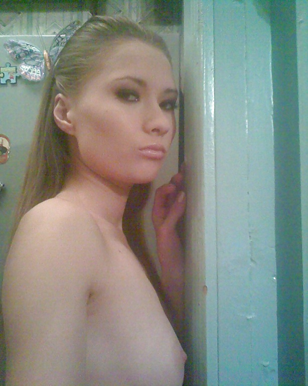 Amateur Blonde Teen pict gal