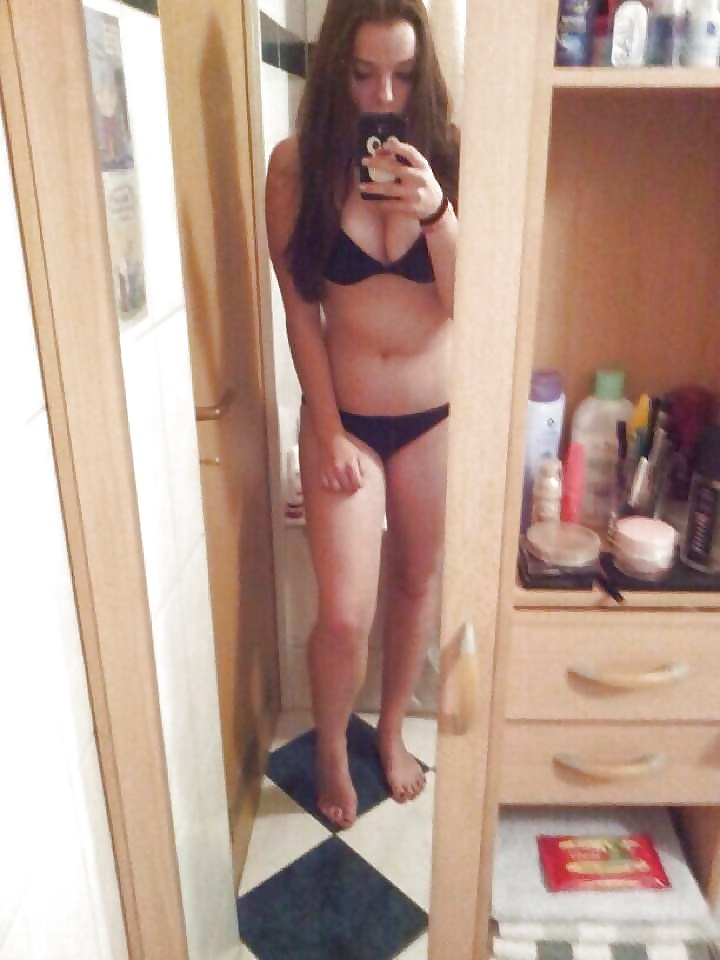Self shot - Amateur girl #183 pict gal