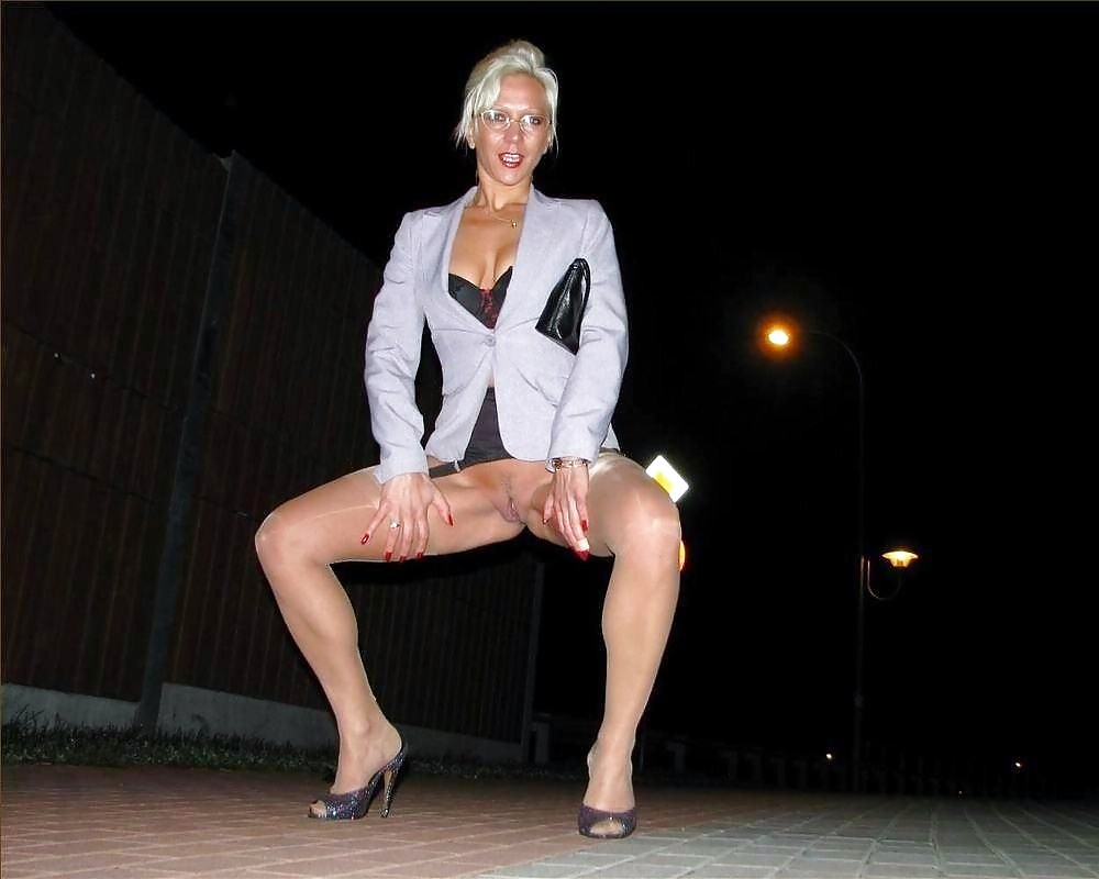 hotlegs-mature legs and more4 pict gal