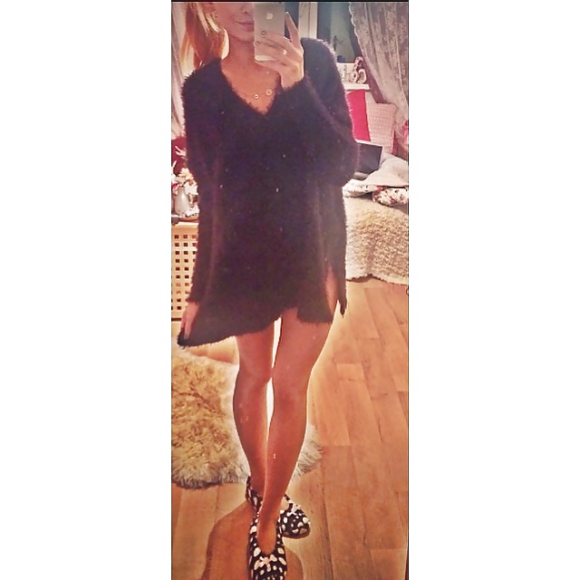 Slipper-Selfies pict gal