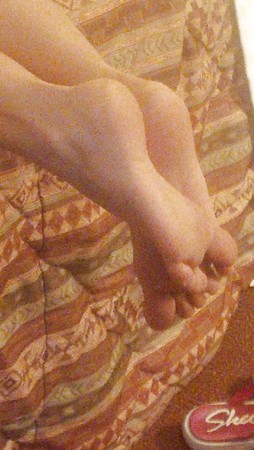 wifes feet in hotel room waiting for cum