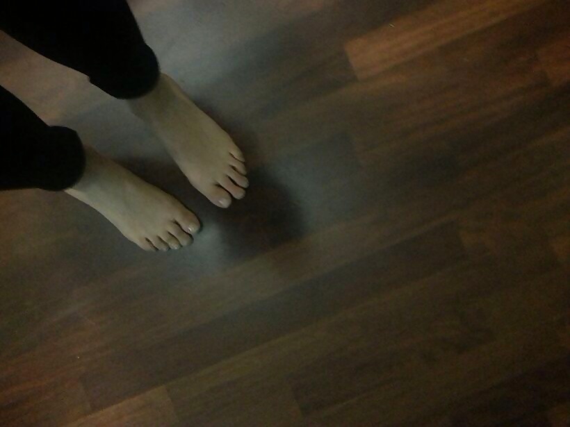 GF feet pict gal