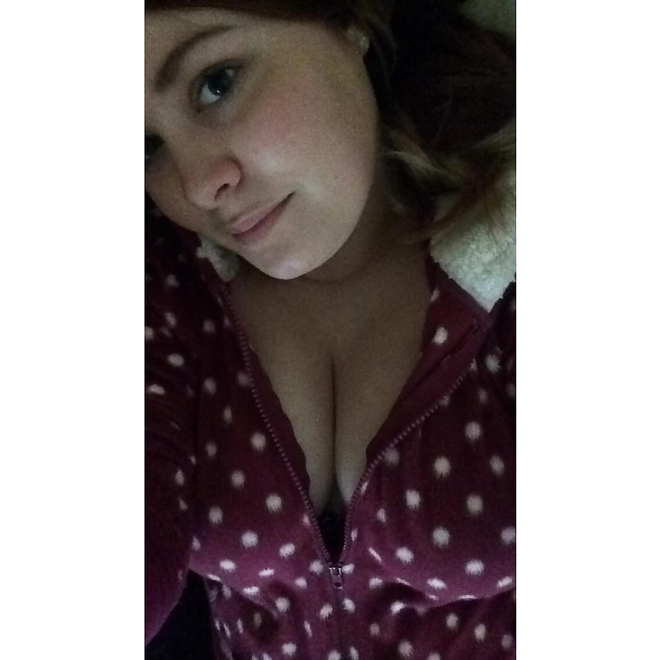 Sexy Big Titted Chav pict gal