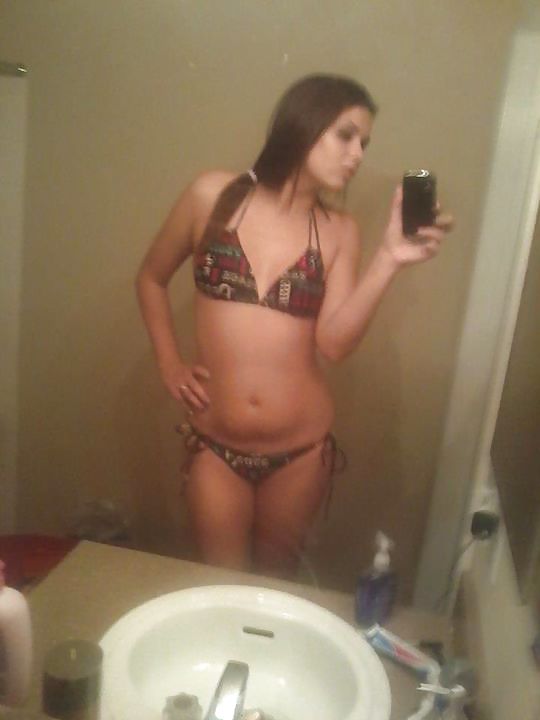 Pregnant FB MILF pict gal