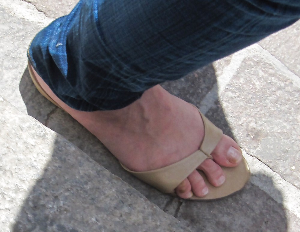 Candid street feet 1 pict gal