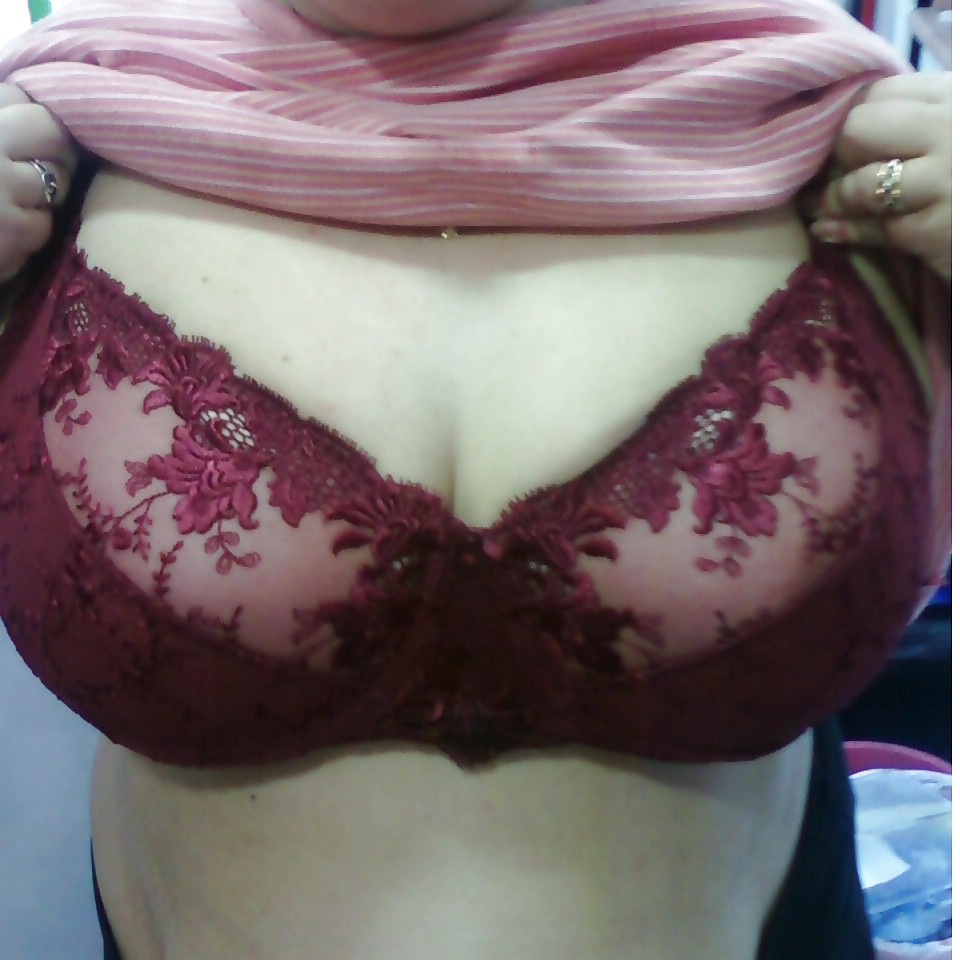 my bra pict gal