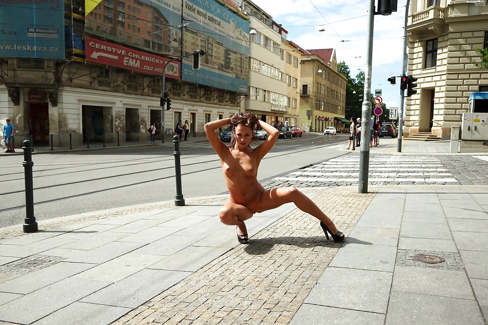 Ooops! I saw your... 14 pict gal