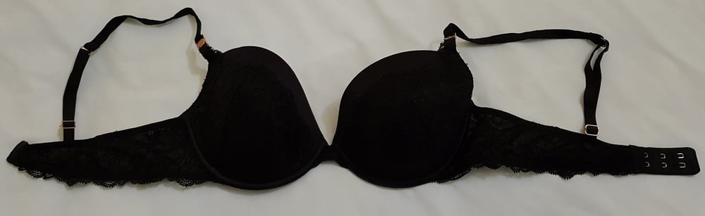 The GF's bra collection - 5 Photos 