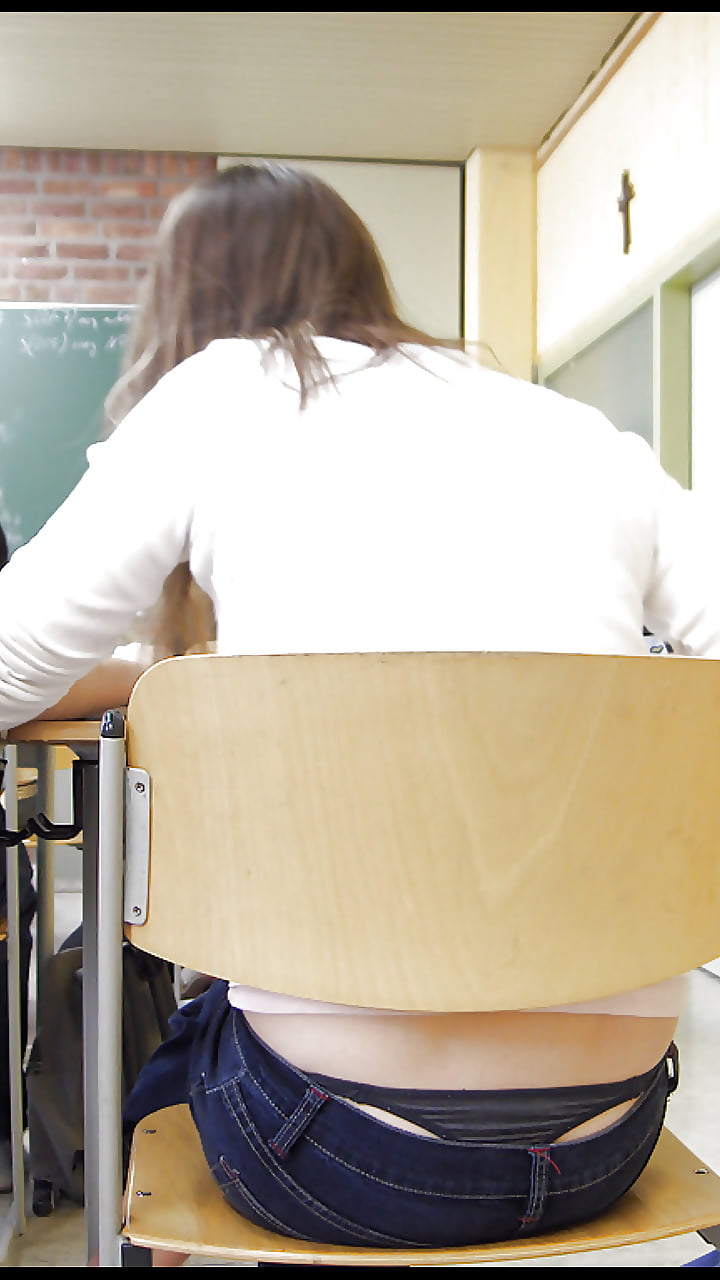 Candid young slut : students pict gal