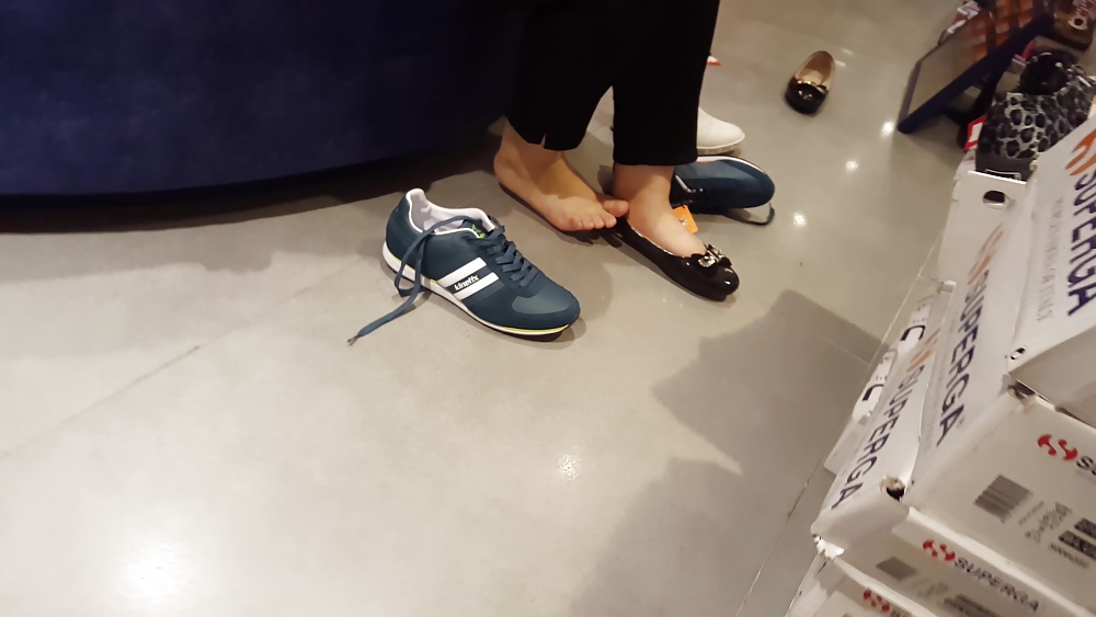 Turkish milf shoe store candid feet foot tores ayak pict gal