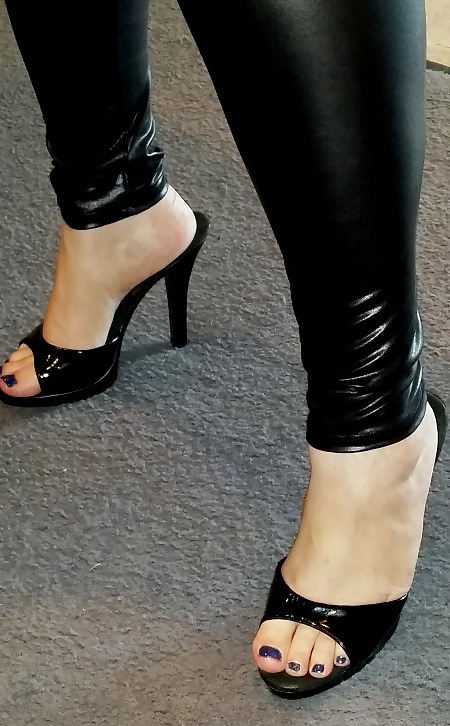 Some More Sexy Feet And High Heels pict gal