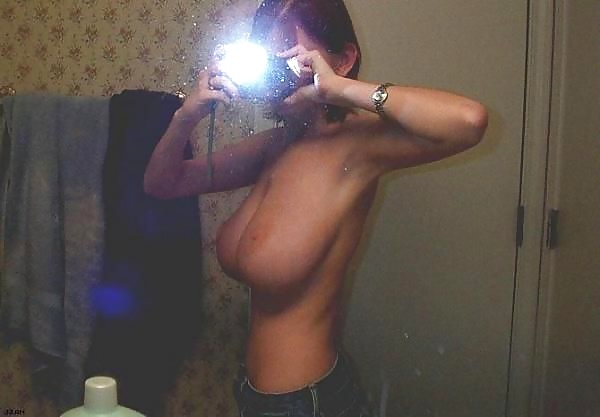 Selfie Amateur Big Tit Babes - vol 22! pict gal
