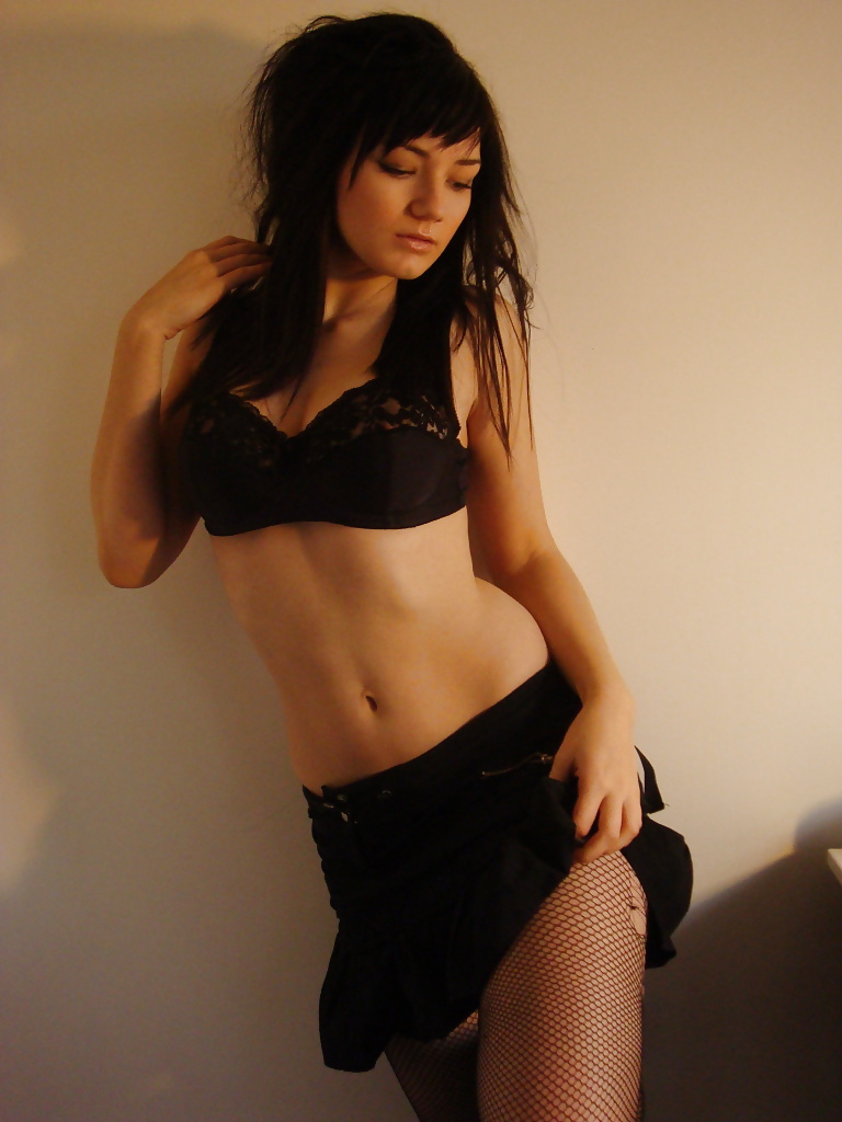 hot uk teen model topless emo goth rock pict gal