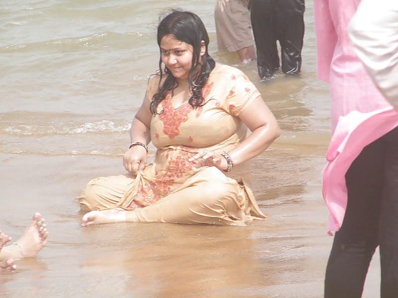 BBW indian with big boobs at River Ganga pict gal