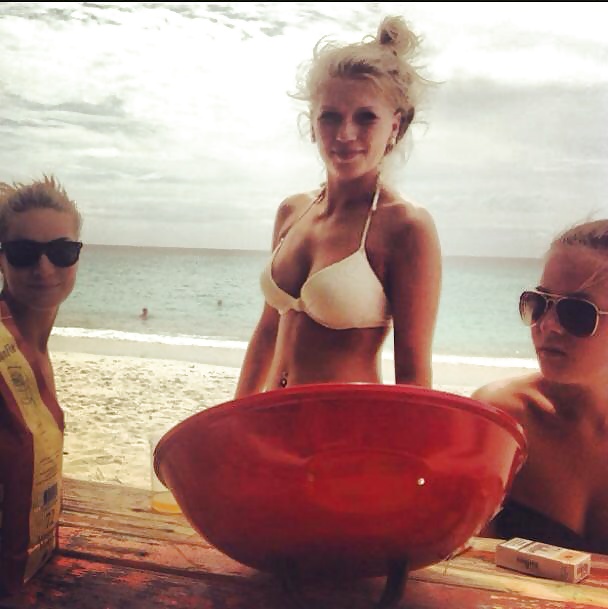 Bikini girls 2 pict gal