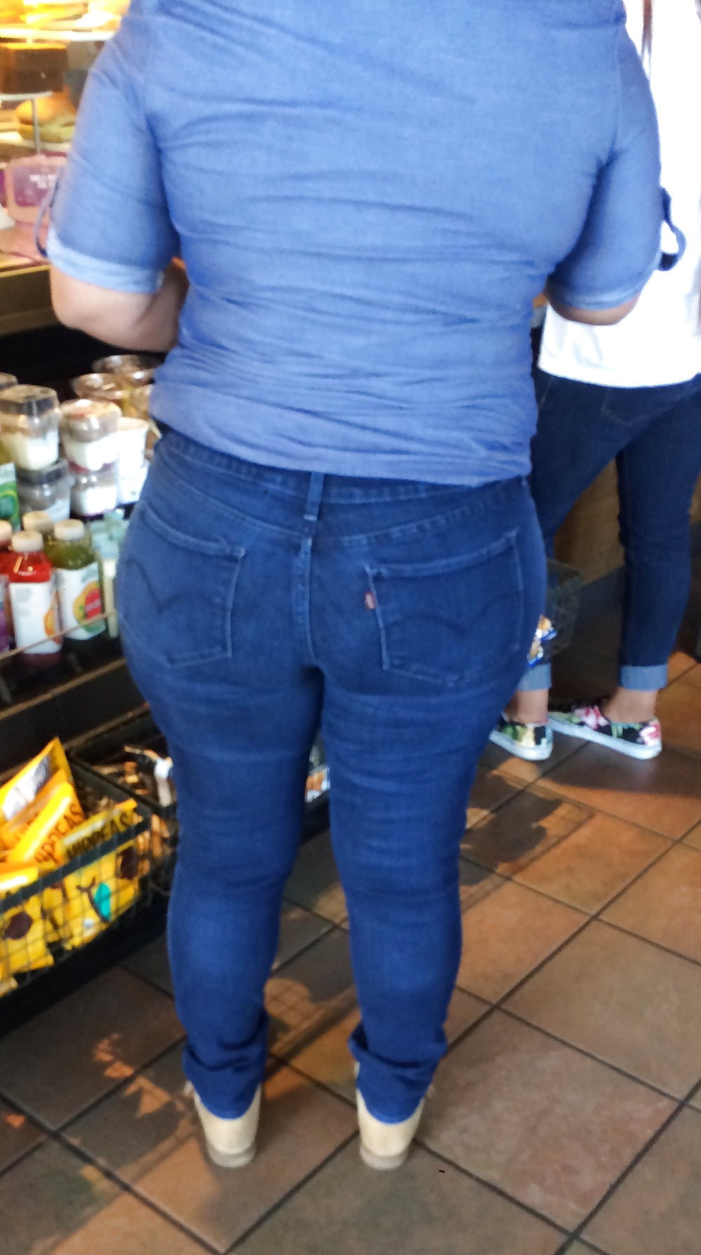 Thick Jean Booty pict gal