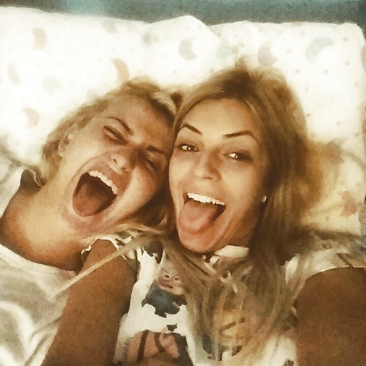 BOSNIAN AND SERBIAN POP STARS-JUST FOR TRIBUTE pict gal