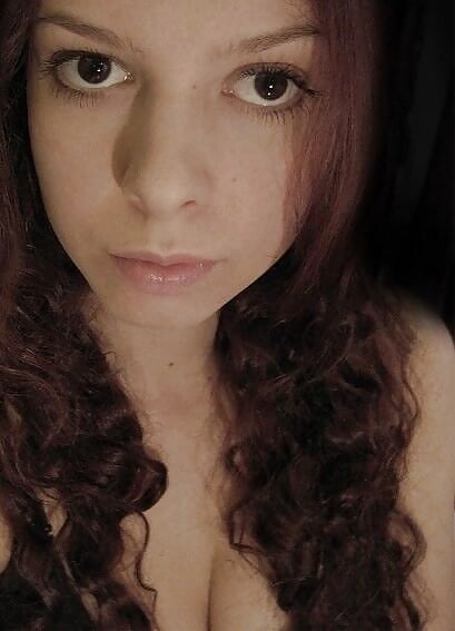 Cutie redhead Lea pict gal