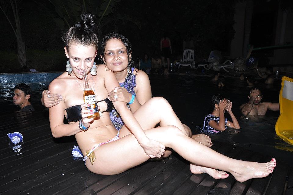 DESI indian paki bikini teens sluts pict gal