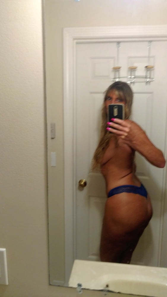 Naked girls tan mirror selfie Tanned Cougar Milf Mirror Selfie 1 Pics Xhamster
