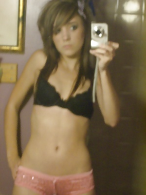 young selfshot emo topless pict gal