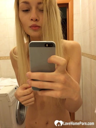 Teen Tan Boobs Iphone Mirror - Beautiful blonde showing off her stunning figure - 9 Pics | xHamster