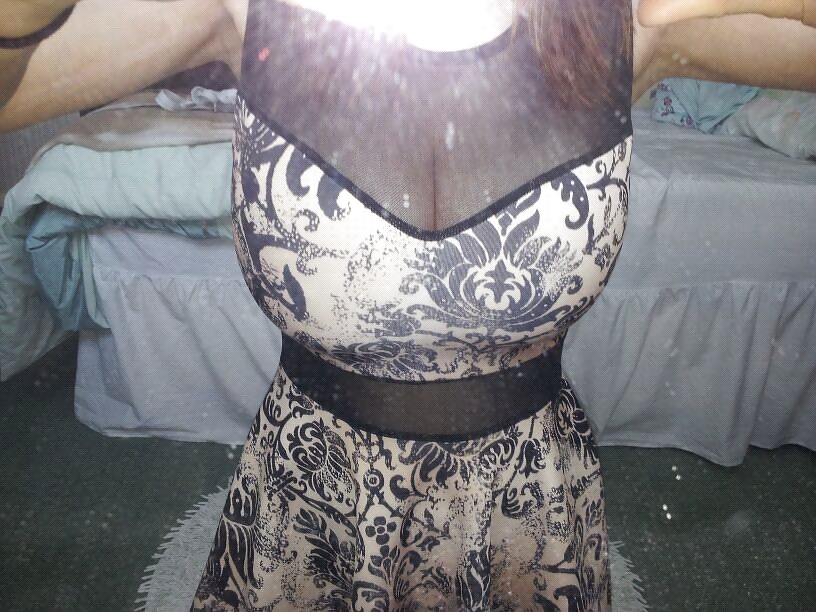 Busty Carly pict gal
