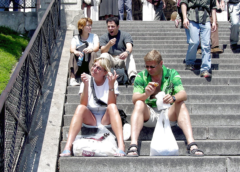 Voyeur.Candid.20-8 pict gal