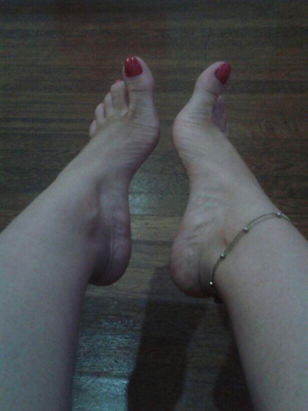 Suckable Red Toes eduaarda meeelo instagram pict gal