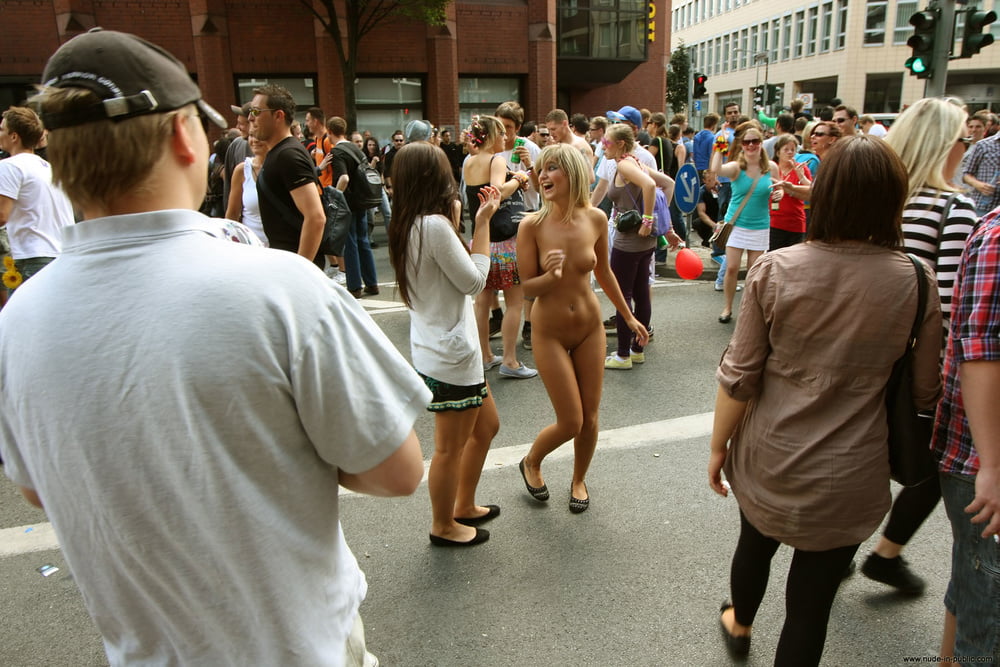 Nude in Public Vol. 7 - 20 Photos 