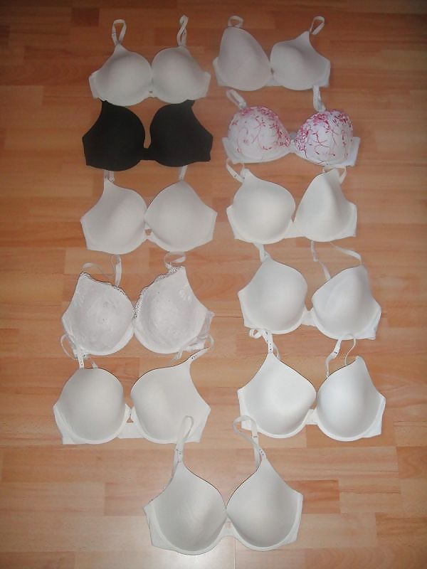 Big bras in lots pict gal