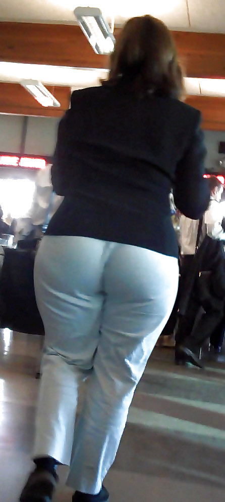 Big butt voyeur pict gal