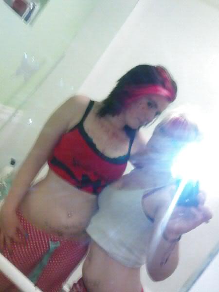 lilSocial Network Tramps & Heart Breakers pict gal