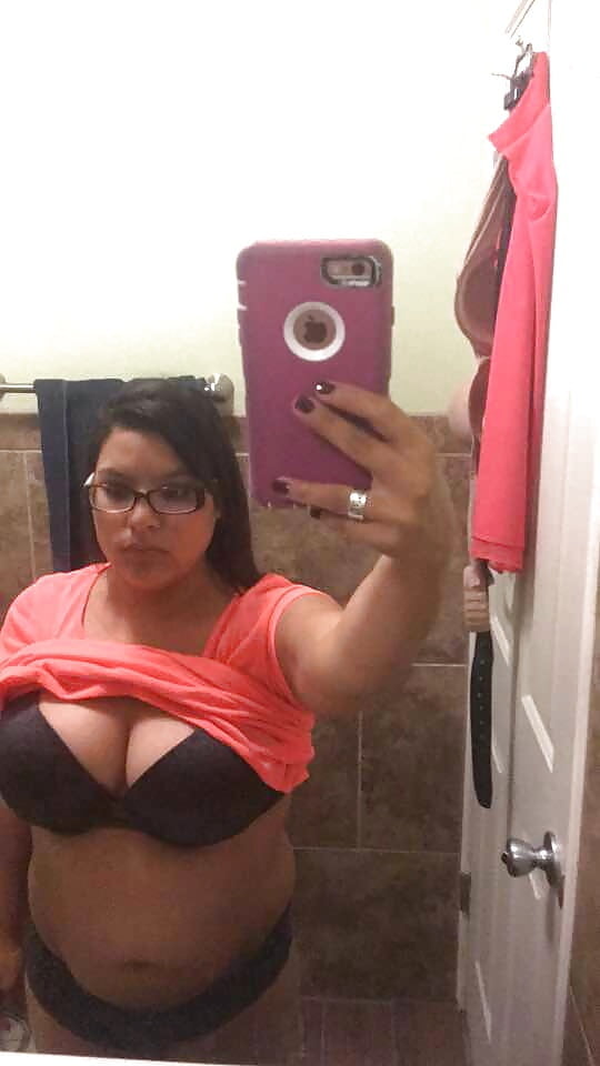Short Chubby Mexican Pussy