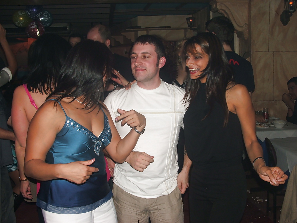 Leah Indian preggo pict gal