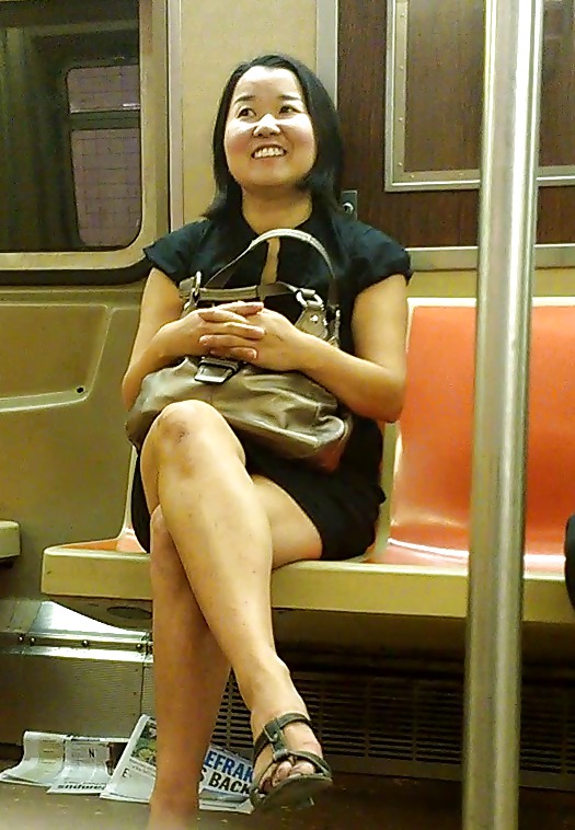 New York Subway Girls Asian Express Line pict gal