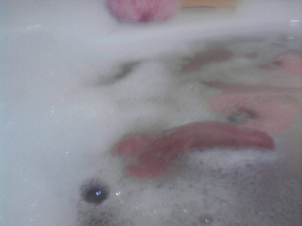 In the bath pict gal
